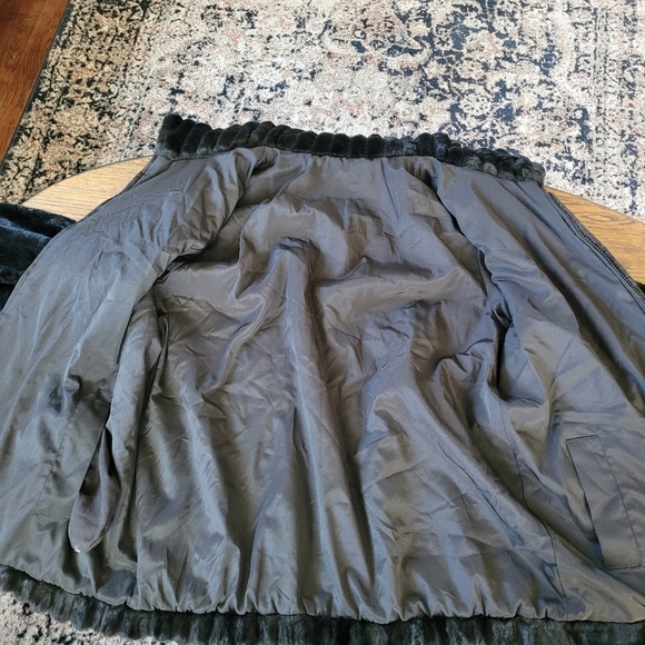 Gallery Black Reversible Grooved Faux Fur Zip-Up Jacket Size Women's Large - Picture 12 of 14